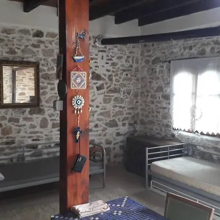 Dorotheas Stone House In The Forest Hébergement de vacances Asprogia