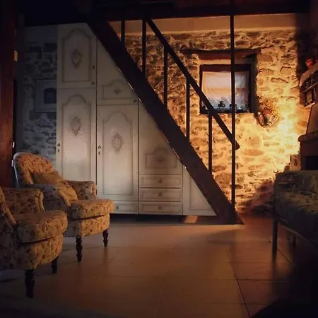 Hébergement de vacances Dorotheas Stone House In The Forest *